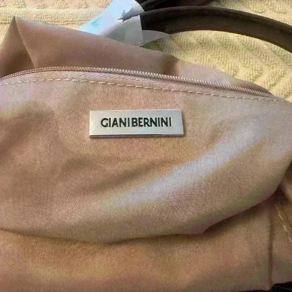 Giani Bernini Crossbody Handbag. NWT. Khaki Brown with Strips.  Adjustable Stap - Picture 7 of 15